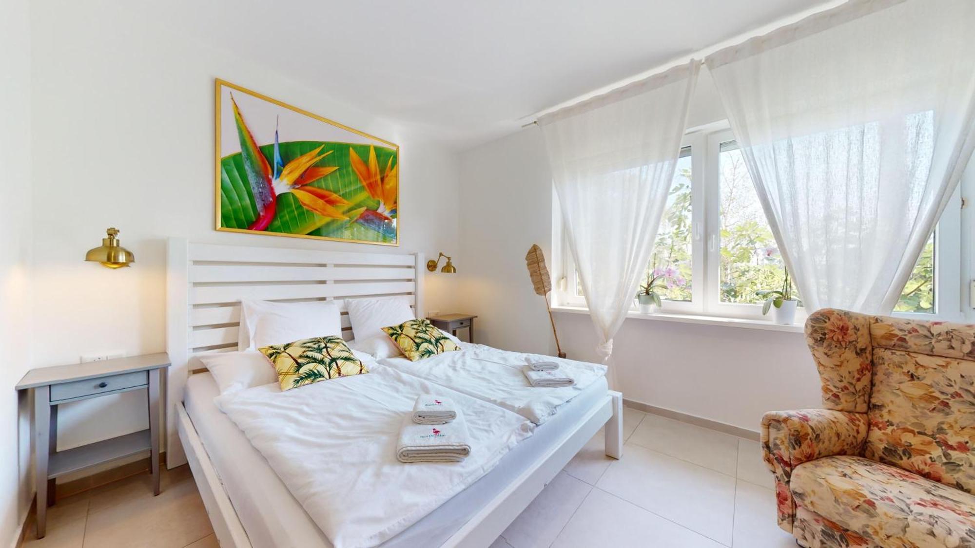 Ron De Mar - Flamingo Bed & Breakfast Pezinok Exterior photo