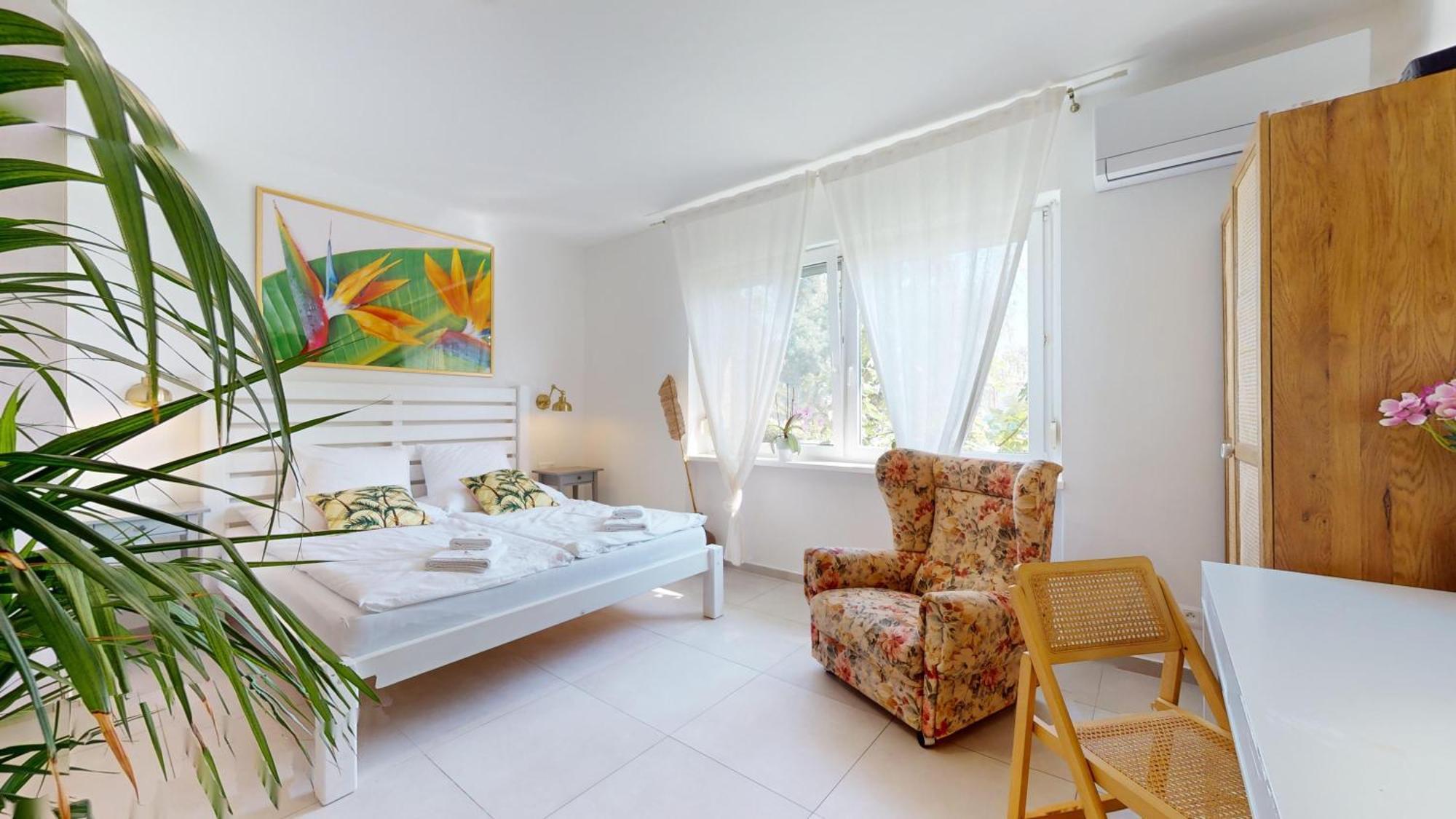 Ron De Mar - Flamingo Bed & Breakfast Pezinok Exterior photo